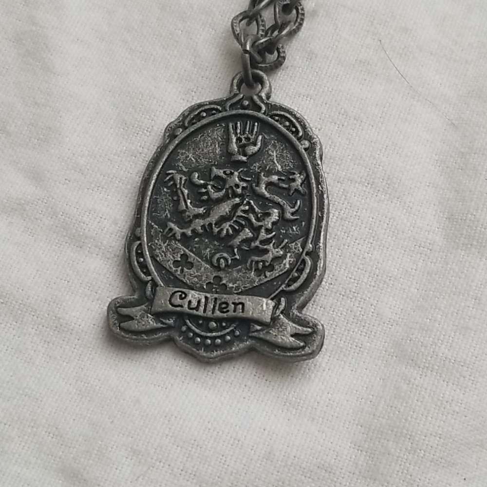 Twilight “Team Cullen” Pendant Necklace